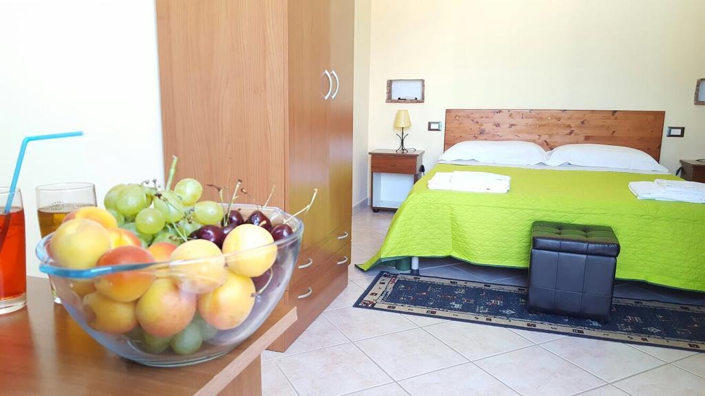 Camere Con Terrazzino Valderice Exterior foto